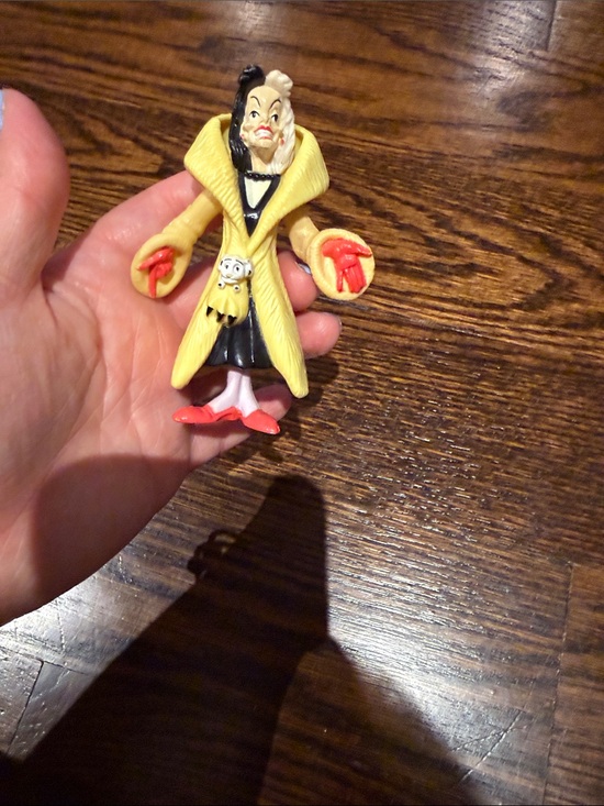 Other - vintage 1991 McDonald's Happy Meal Cruella de Vil action figure